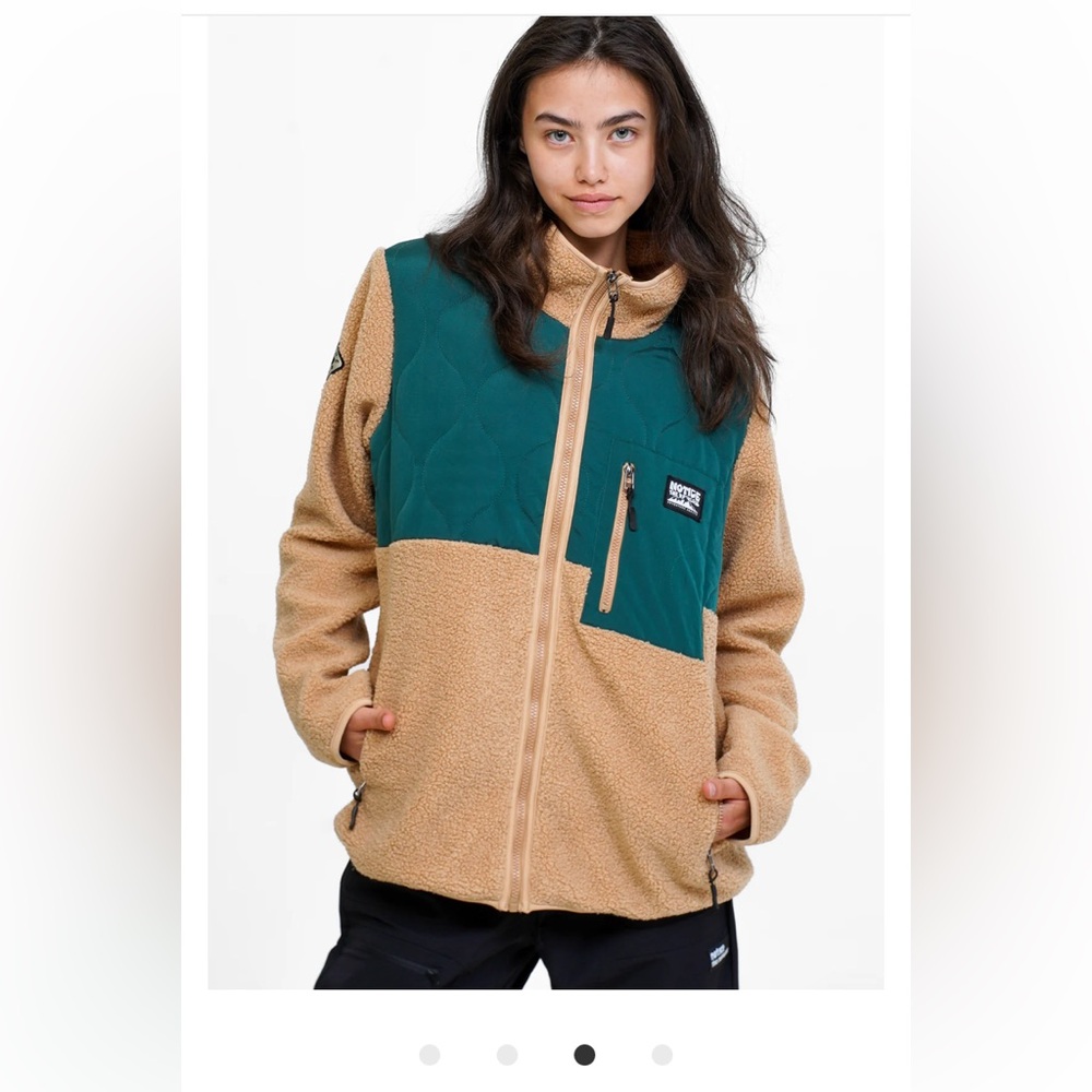 Notice the Reckless Nomad Fleece